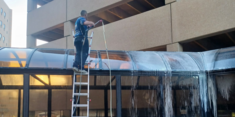 Exterior Commercial Cleaning in Dallas, Texas