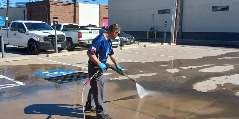 Parking Lot Cleaning in Dallas, Texas